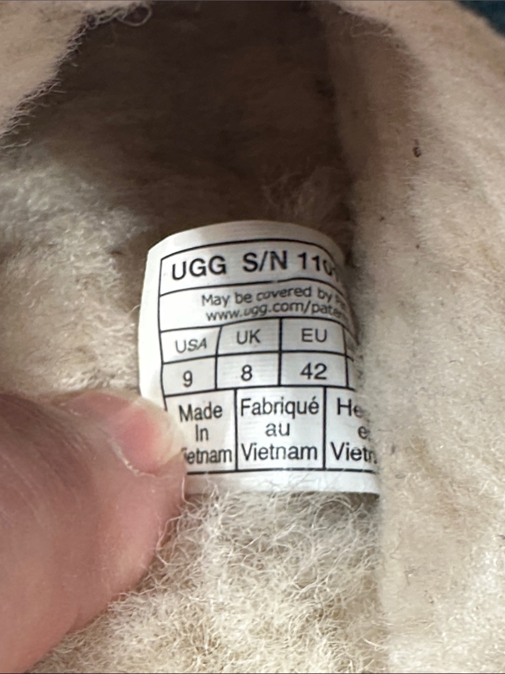 UGG Slippers Size 9 - Picture 3 of 5